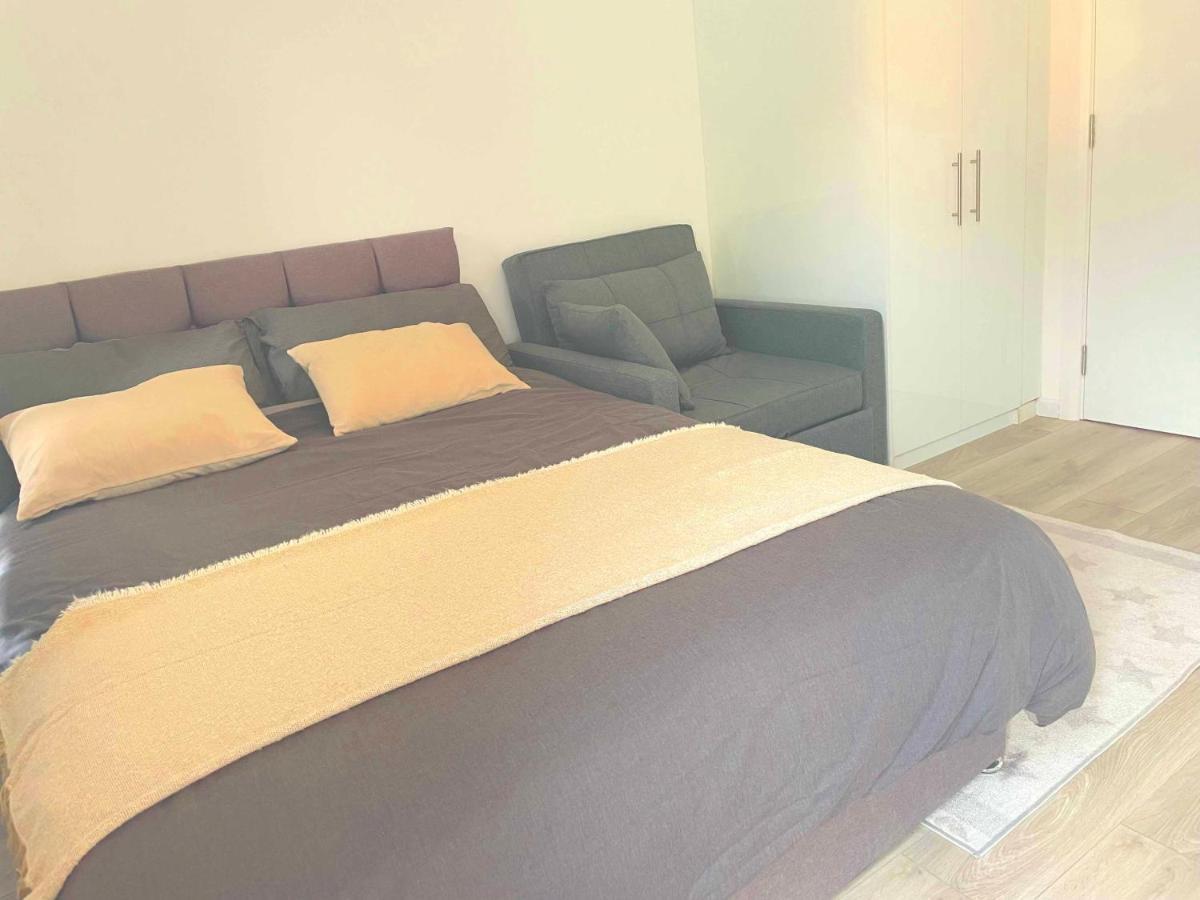 Studio Flat Private Bathroom Wc And Kitchenette London Exterior photo